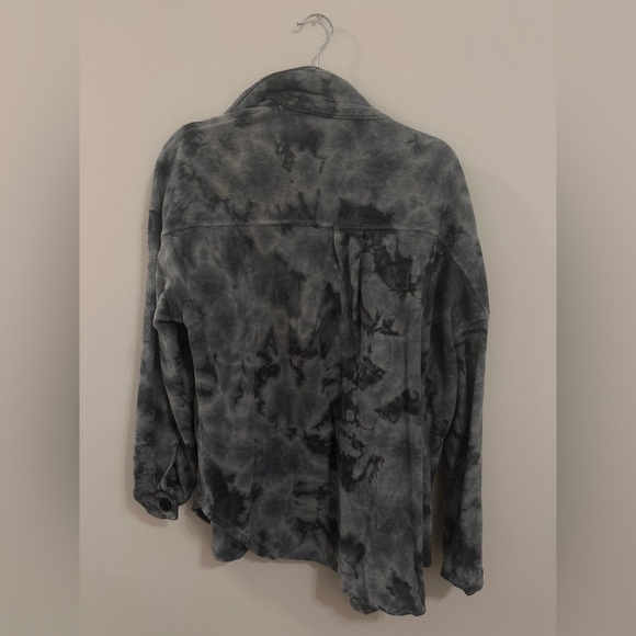 Forever 21 Tie-Dye Button-Up Shacket – Size M Women’s - Picture 3 of 3
